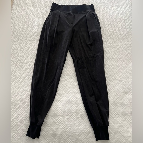 lululemon athletica Pants - Lululemon Snake Print Jogger